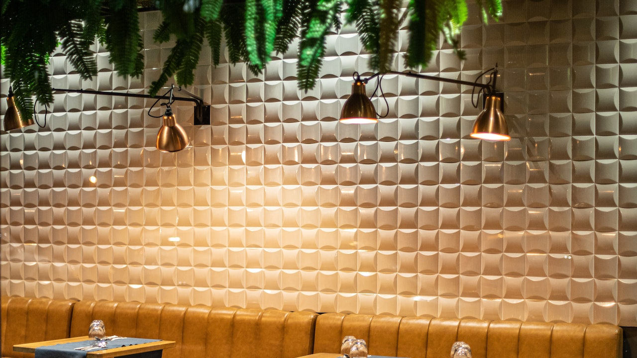 カフェのタイルの壁とライトの無料バーチャル背景素材