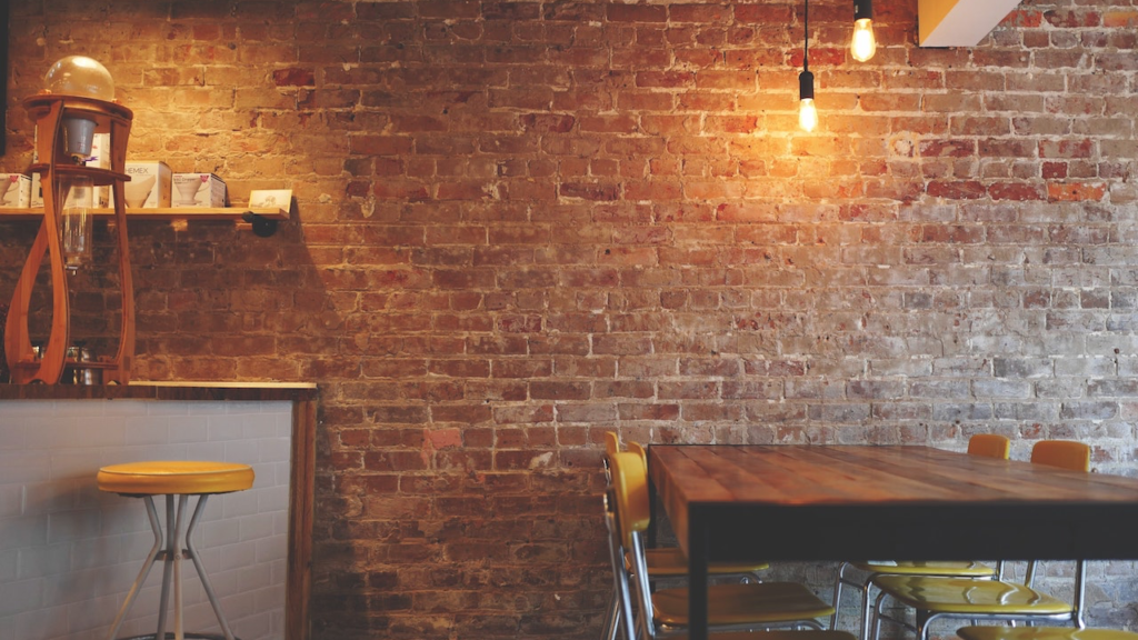 打ち合わせに使える無料のバーチャル背景 カフェの古びたレンガ壁 バーチャル背景のフリー素材集 V背景